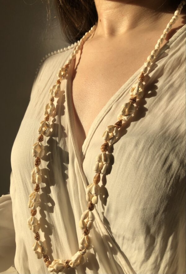 Long necklace made of colorful seashells - Image 4