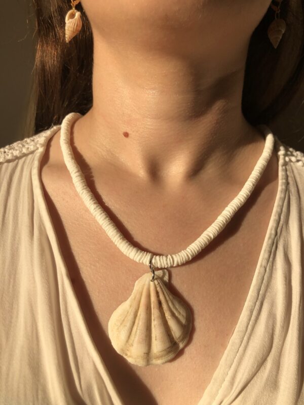 long white seashell necklace - Image 3