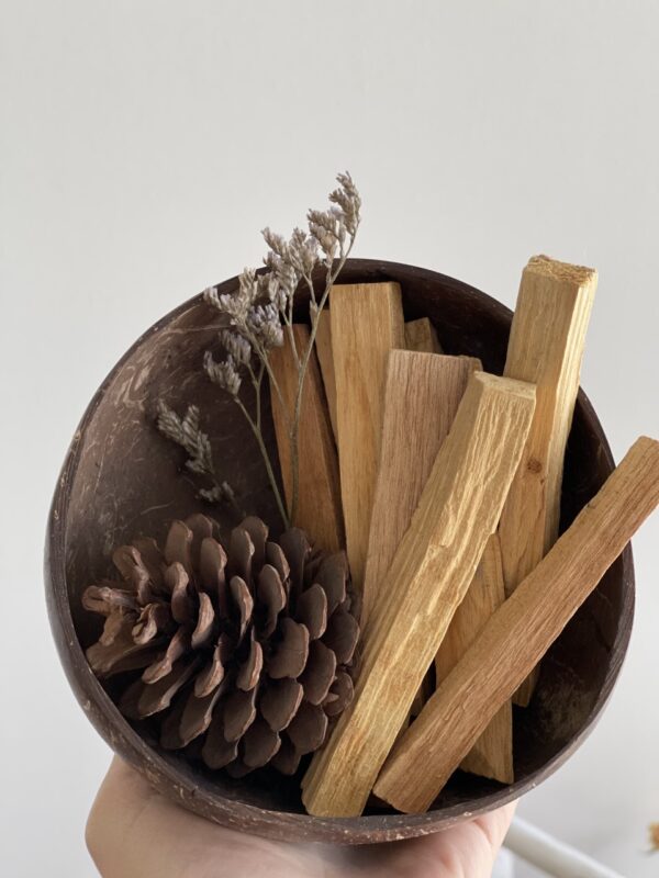 Palo Santo Sticks for Smudging and Cleansing the Energy of the Place
