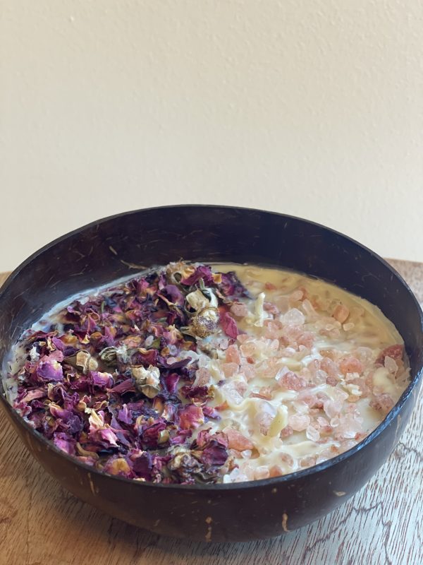 Unscented Beeswax Candle Decorated with Rose Petals - Image 2